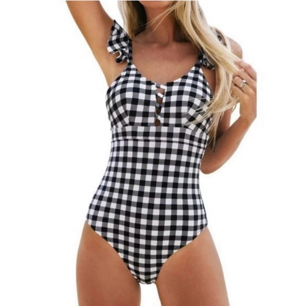 CUPSHE Women's One Piece Swimsuit Gingham
Ruffled Crisscross Bathing Suit.